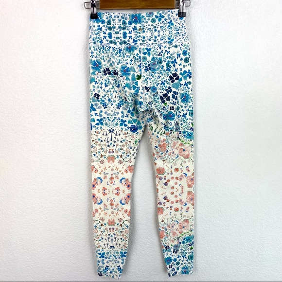 Spiritual Gangster White Floral Printed Leggings - Picture 3 of 6